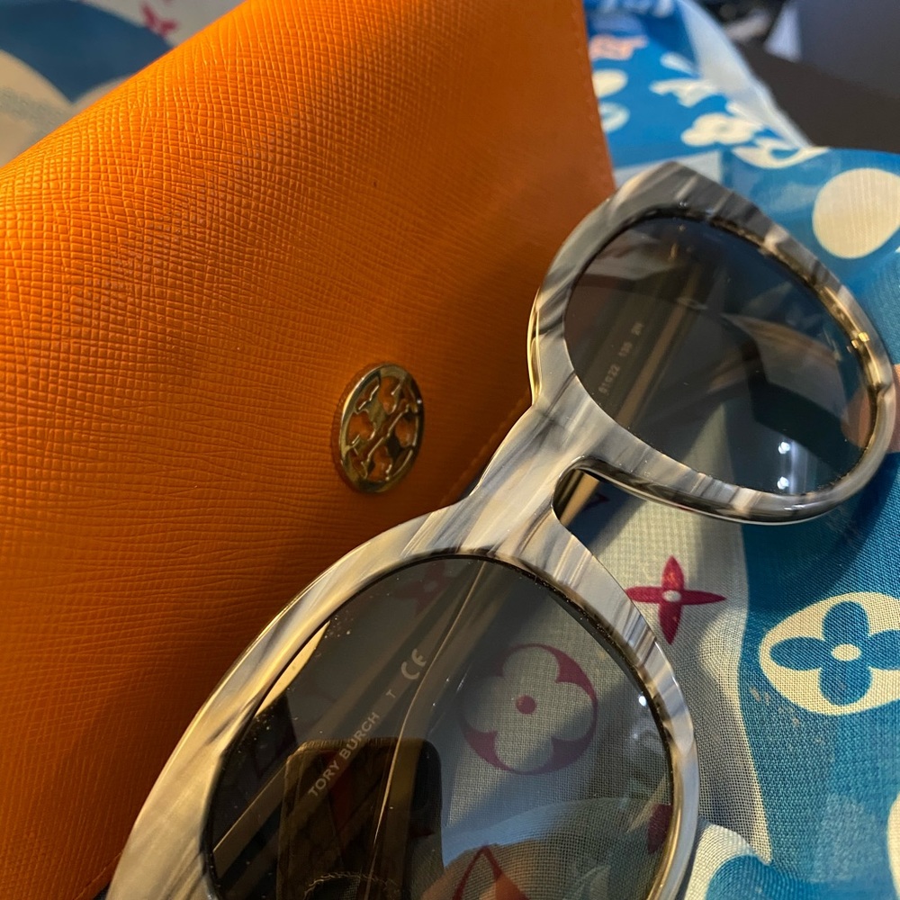 🛑SOLD🛑TORY BURCH Sunglass